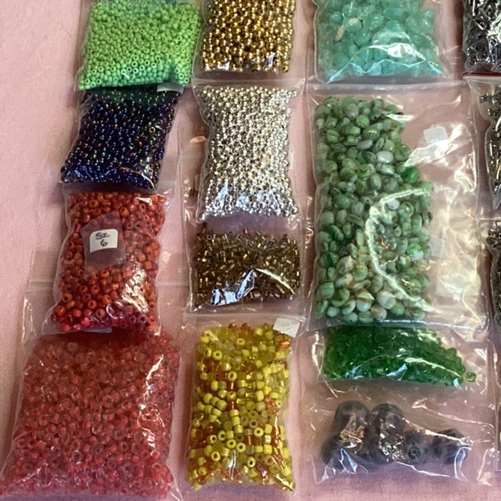Lot #70 Jewelry Making Seed,Crystal, 
Spacers, Stone & Findings by Hundreds - Picture 3 of 11